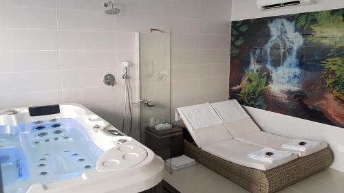 King Suite with Spa Bath