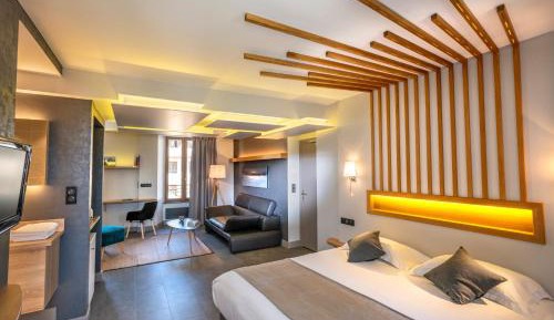 Superior King Suite
