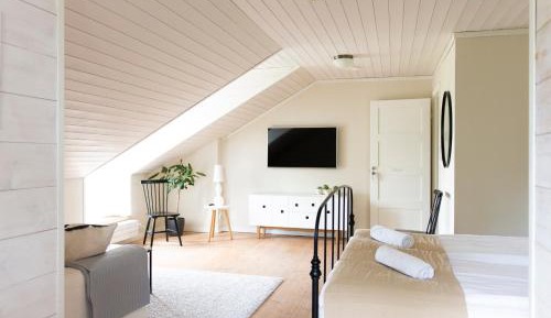 Deluxe Family Room