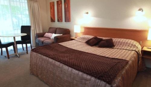 Deluxe Room with Spa Bath