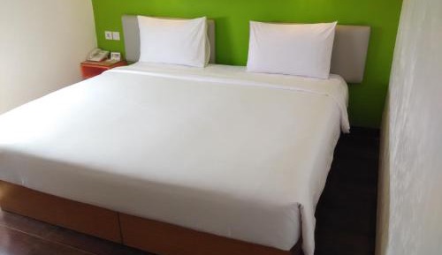Smart Hollywood Room