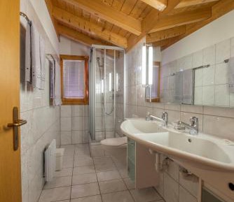 Family Room (2 Adults + 2 Children)