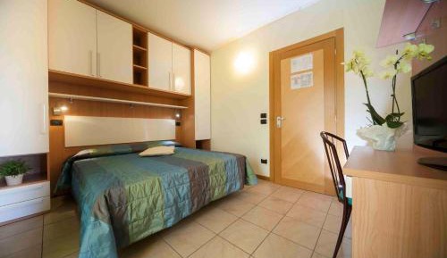 One-Bedroom Apartment with veranda