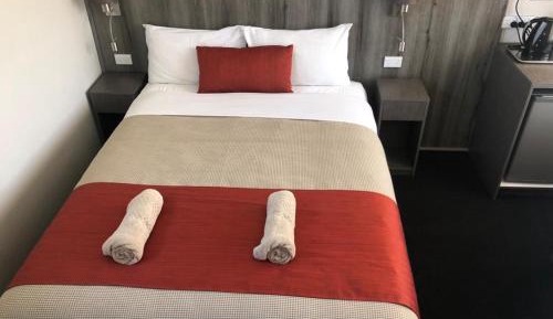 Deluxe Queen Room