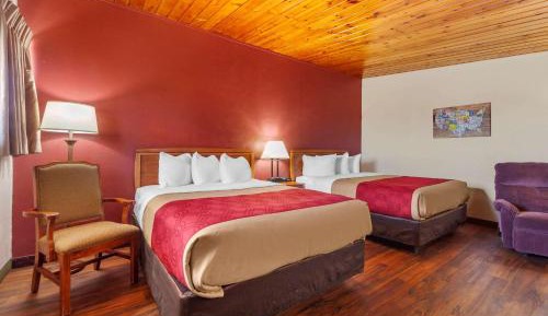 Queen Room with Two Queen Beds - Non-Smoking