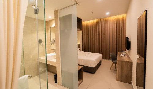 Standard Queen Room