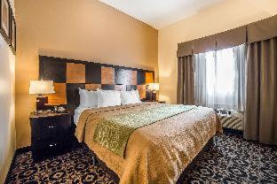 Queen Suite with Two Queen Beds - Non Smoking