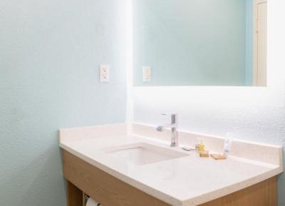 Small King Room - Smoking