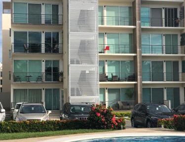 Apartment with Pool View 