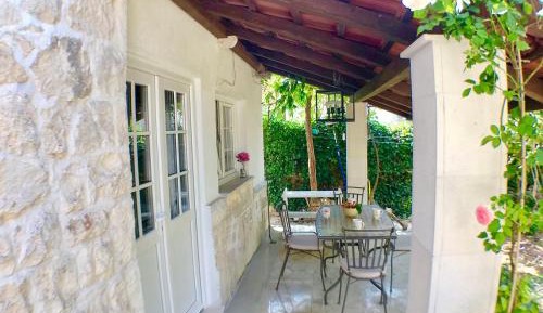 One-Bedroom Apartment with Patio