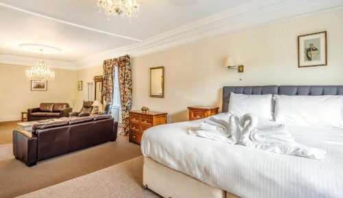 Deluxe King Suite
