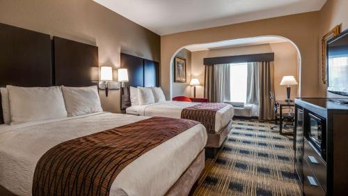 Queen Suite with Two Queen Beds