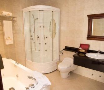 Luxury Suite with Spa Bath