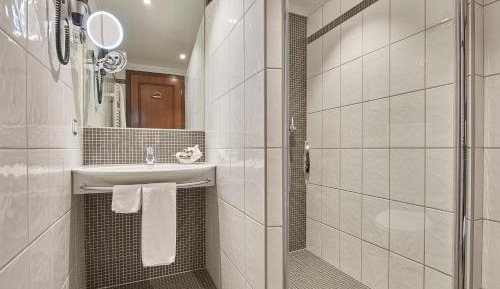 Double Room (1 Adult)
