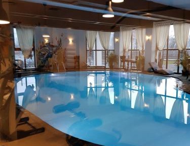 Deluxe Room (2 Adults + 1 Child)