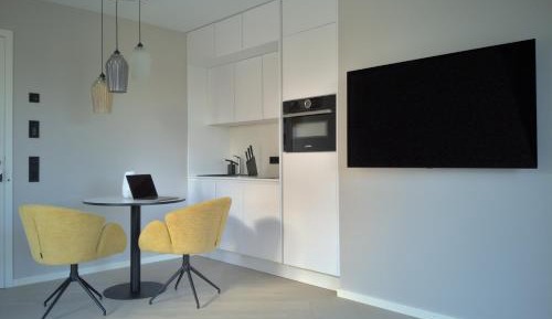 One-Bedroom Apartment with Balcony