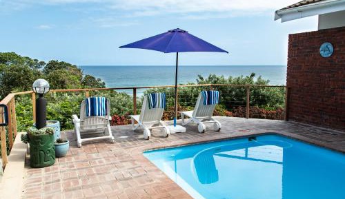 Apartment with pool