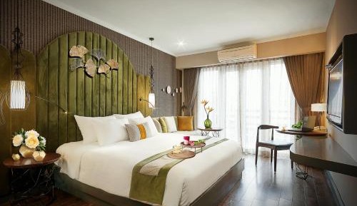 King Suite with Balcony