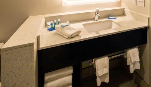 Standard Queen Room with Two Queen Beds and Transfer Shower - Mobility Access