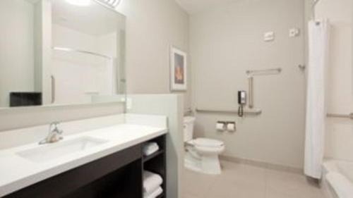 Queen Studio - Hearing Accessible