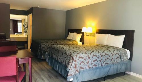 Queen Room with Two Queen Beds - Smoking