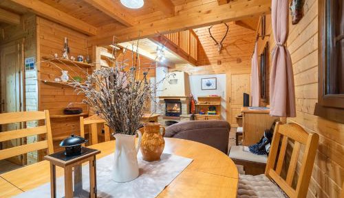 Cottage (8 Adults)