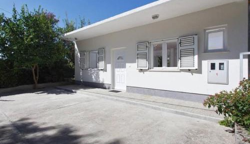 One Bedroom Apartment