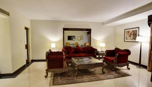 Deluxe Suite