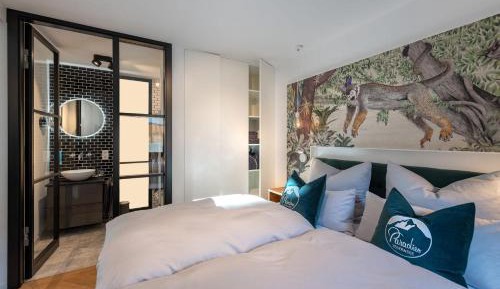 Apartment with Garden View