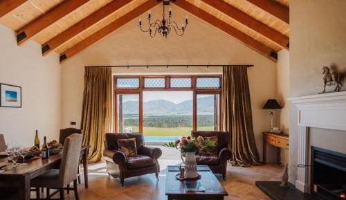 Two-Bedroom Villa with Mountain View 