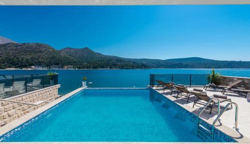 Villa - Beach Front
