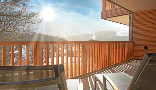 Apartment with Mountain View