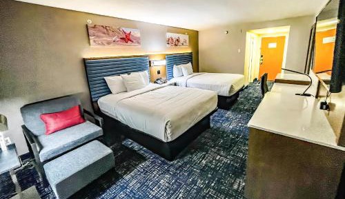 Queen Room with Two Queen Beds - Non-Smoking