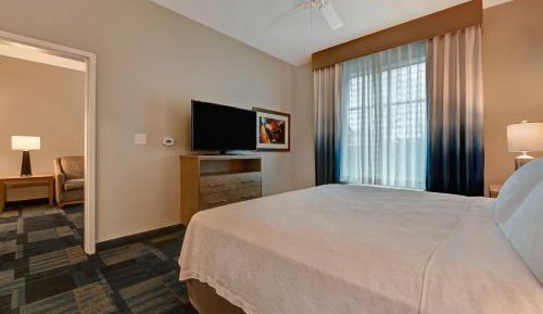 One-Bedroom King Suite - Non-Smoking