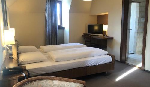 Large Double Room