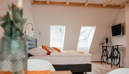 King Studio with Sofa Bed