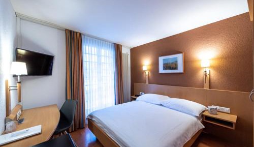 Double or Twin Room with City View
