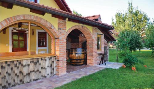 Three-Bedroom Holiday Home 