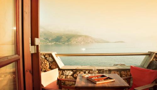 One-Bedroom Apartment with Sea View - Split Level