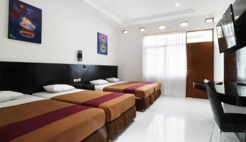 Deluxe Family Room