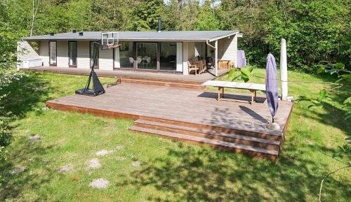 Three-Bedroom Holiday Home 