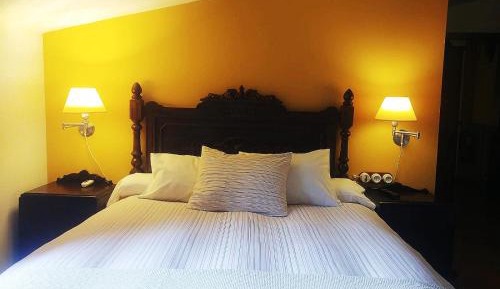 Deluxe Double Room with Extra Bed