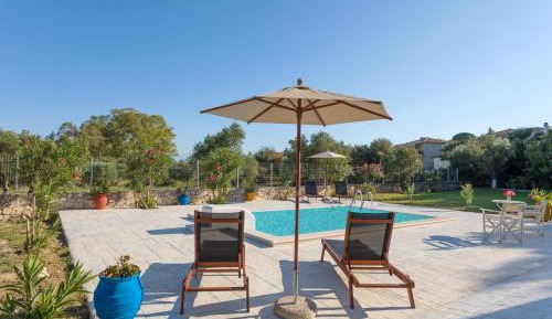Two-Bedroom House with Pool - Kassiani