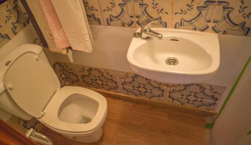 Twin Room with Private Bathroom