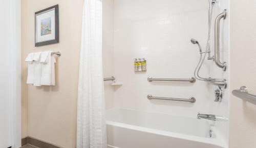 Queen Studio Suite with Two Queen Beds - Mobility Access Tub/Non-Smoking