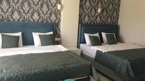 Deluxe Queen Room with Two Queen Beds