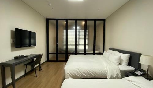 Large Twin Room
