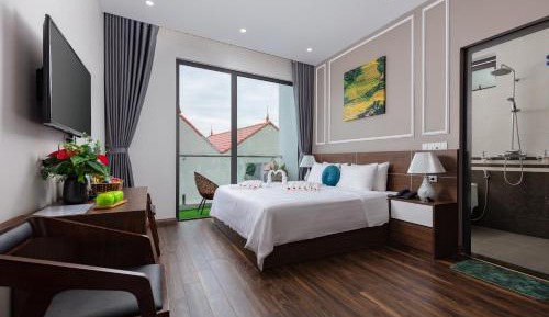 King Room with Balcony