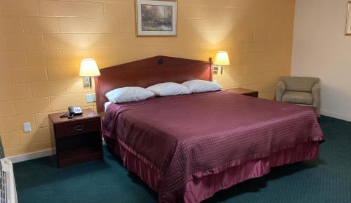 Deluxe King Room