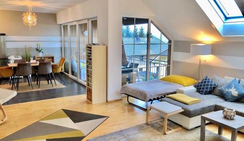 Apartment with Lake View